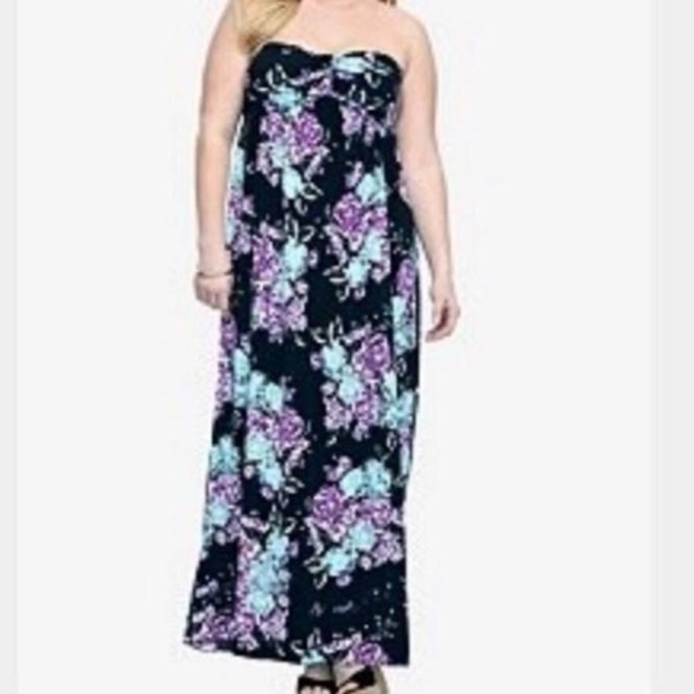 Torrid Beautiful floral patterned maxi dress